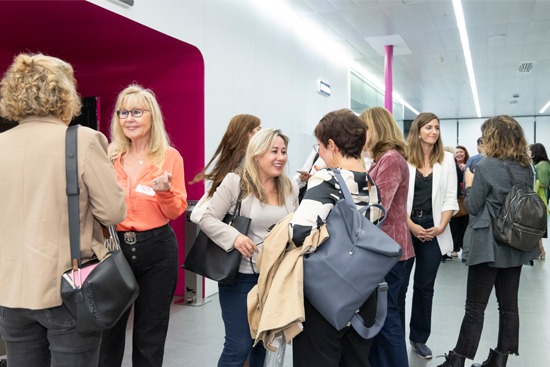 En el marc del 8M, l’agència organitza diferents activitats per promoure la igualtat d’oportunitats, oferir espais de divulgació i de referents femenins del sector.